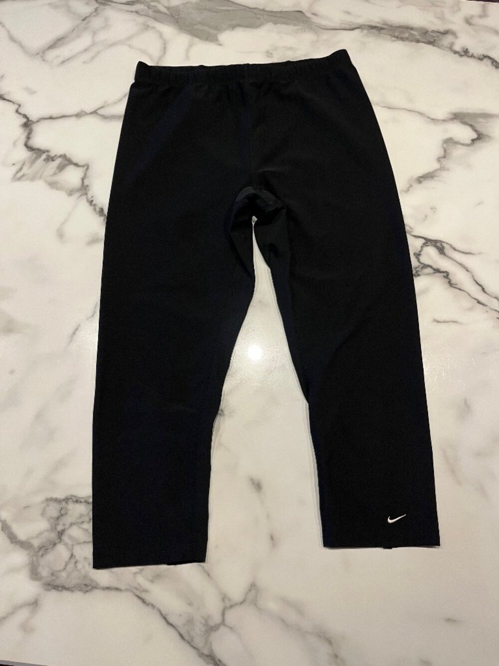 Nike Black Classic Cropped Athletic Leggings Capri Pants - Size Medium (8-10)